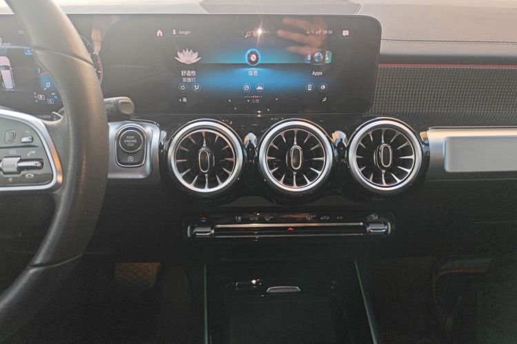 奔驰GLB 2022款 改款 GLB 200 时尚型中控内饰16