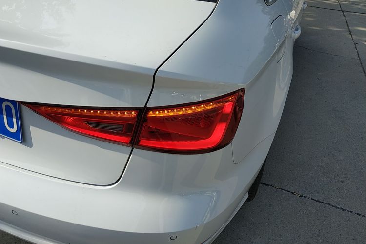 奥迪A3 2016款 Limousine 35 TFSI 领英型车身外观9