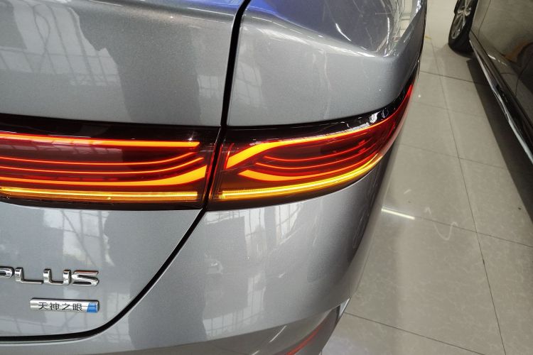 比亚迪 秦PLUS 2025款 EV 智驾版 510KM领先型车身外观9