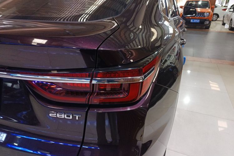 长安CS85 COUPE 2019款 1.5T DCT型版 国VI车身外观9