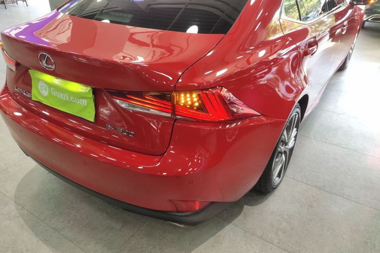 雷克萨斯IS 2017款 300 F SPORT版车身外观9