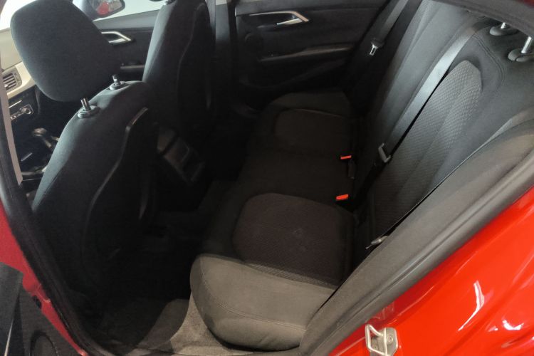 宝马1系 2017款 118i 时尚型中控内饰21