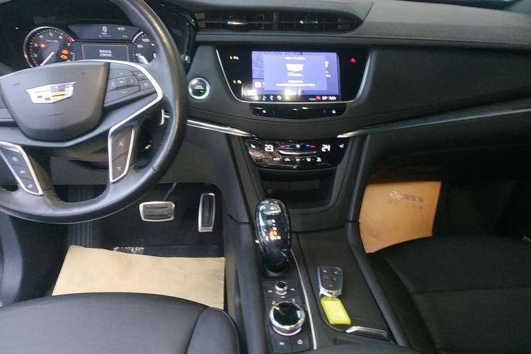 凯迪拉克XT5 2022款 2.0T 四驱豪华型（蜂鸟版）中控内饰16