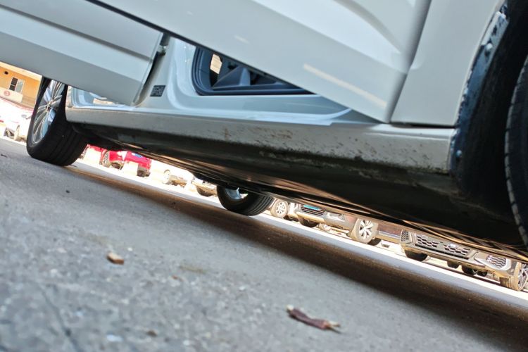 大众 2021款 途安L 280TSI DSG舒适版 7座局部细节9001