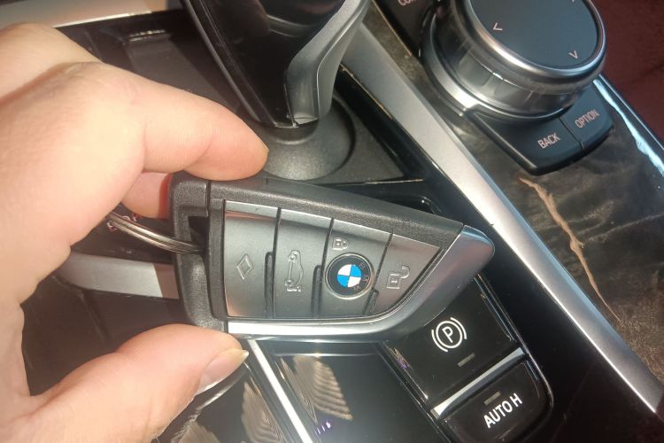 宝马5系 2022款 改款二 525Li M运动套装中控内饰11