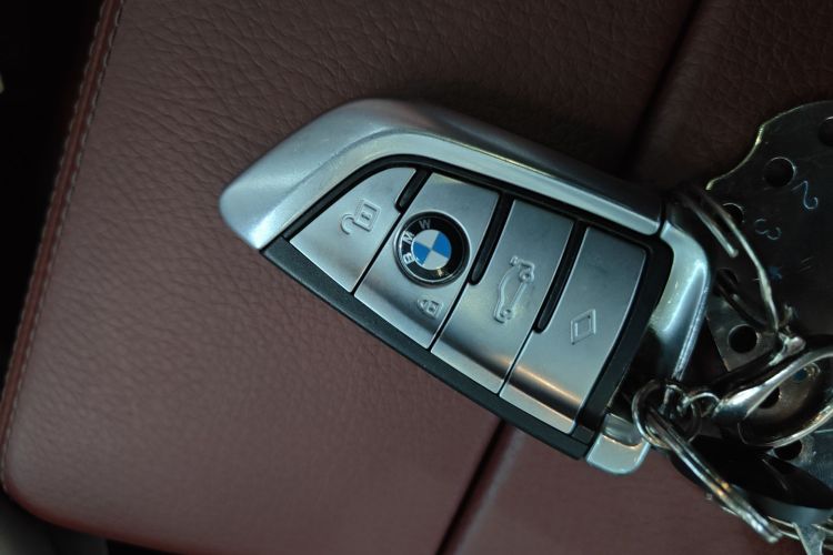 宝马5系 2020款 530Li 领先型 M运动套装中控内饰11