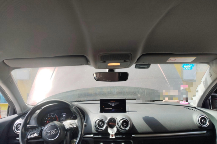 奥迪A3 2018款 30周年年型 Limousine 35 TFSI 进取型中控内饰22