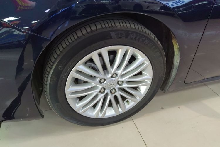 雷克萨斯ES 2015款 200 精英版车身外观6003