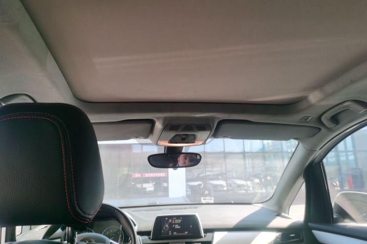 宝马2系旅行车(进口) 2015款 218i 领先型中控内饰22