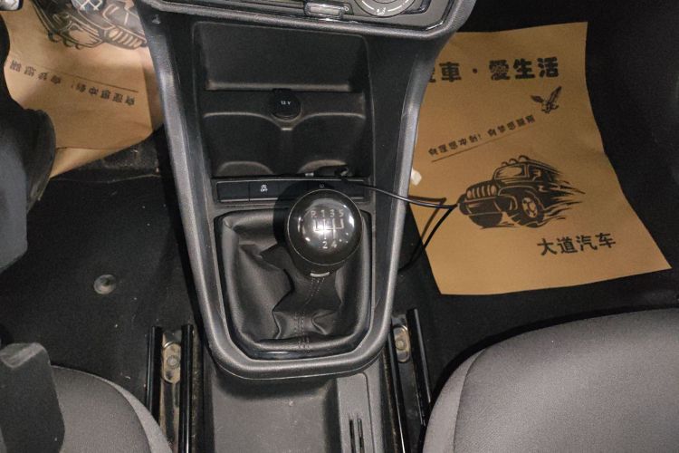 大众 桑塔纳 2021款 1.5L 手动风尚版中控内饰18