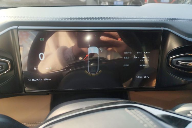 蔚来ES8 2020款 415KM 签名版 六座版中控内饰14