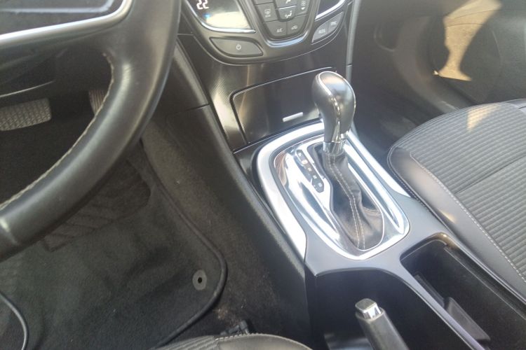 别克 君威 2015款 1.6T 领先技术型局部细节18