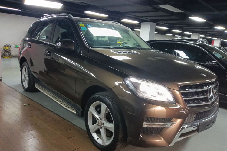 奔驰M级 2015款 ML 320 4MATIC车身外观3