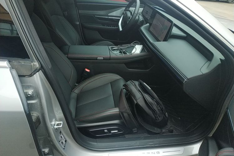 小鹏P7 2023款 P7i 702 Pro局部细节41