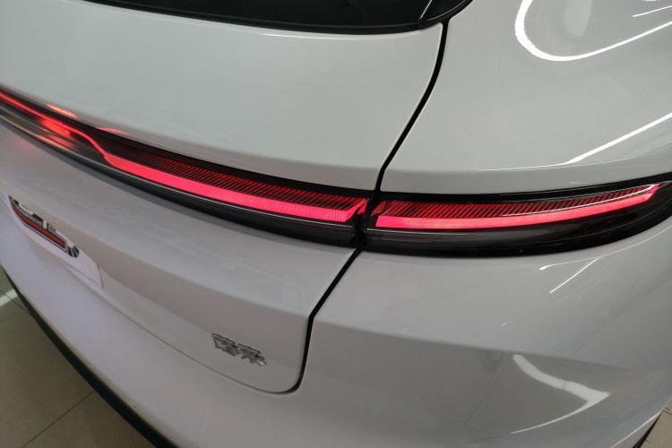 蔚来ET5T 2025款 100kWh Touring车身外观9