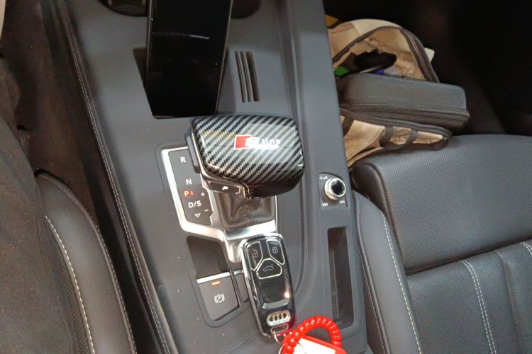 奥迪A4L 2023款 40 TFSI 豪华动感型中控内饰18