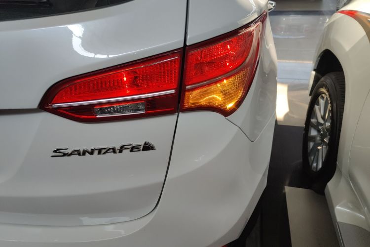 现代 胜达 2015款 2.0T 自动两驱智能型 5座车身外观9