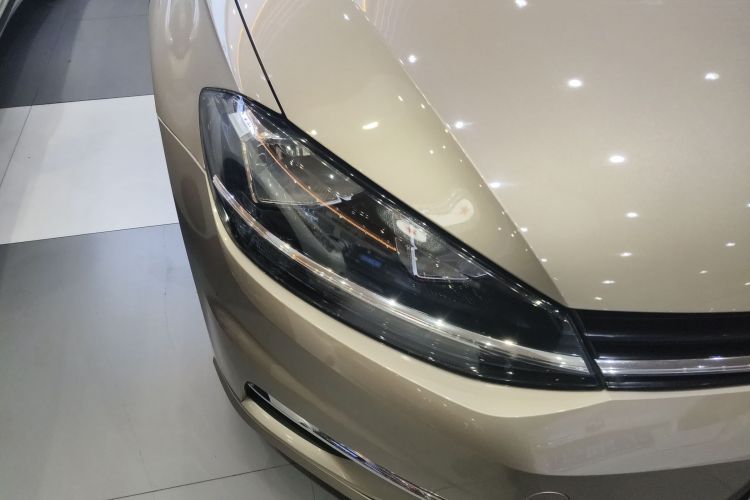 大众 高尔夫 2019款 280TSI DSG豪华型 国V车身外观8