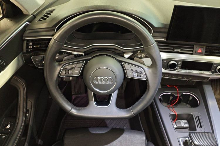 奥迪A4L 2022款 40 TFSI 豪华动感型中控内饰13