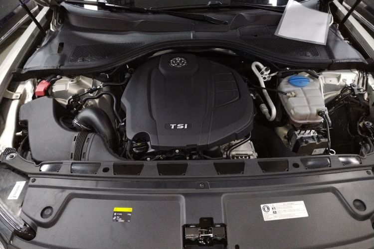 大众 辉昂 2016款 380TSI 两驱至尊版机舱底盘24