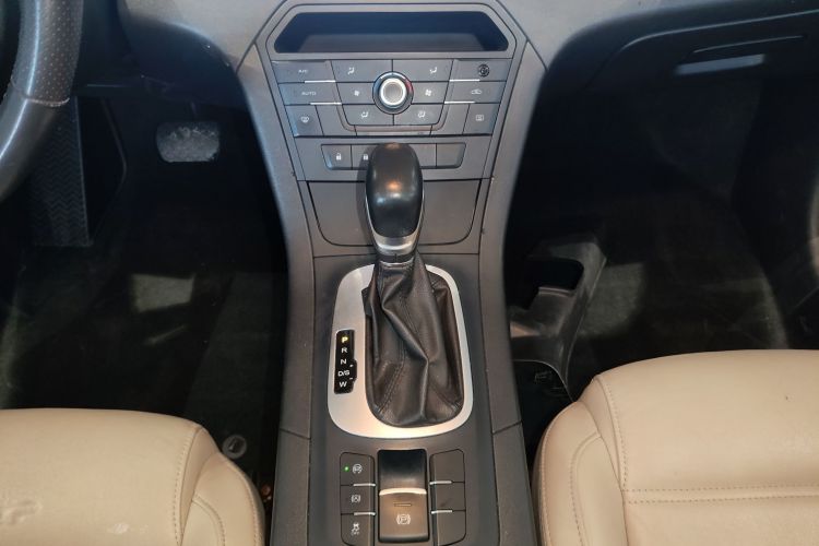 名爵 锐腾 2015款 2.0TGI TST豪华版局部细节18