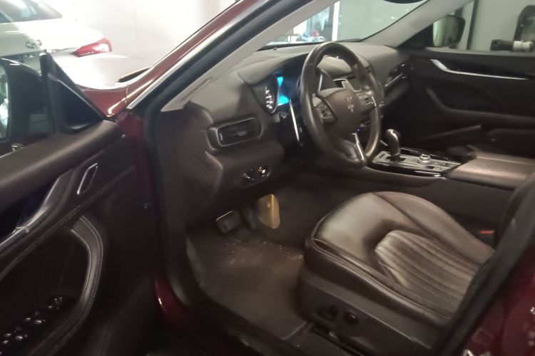 玛莎拉蒂 Levante 2016款 3.0T 标准型中控内饰20