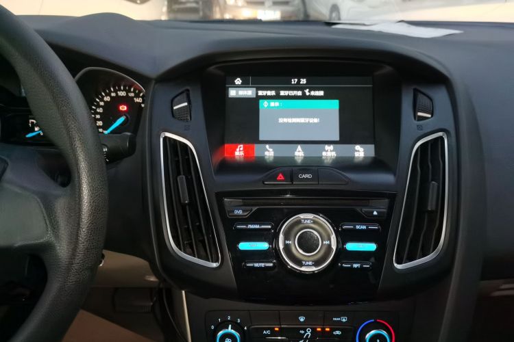 福特 福克斯 2017款 三厢 1.6L 自动舒适型智行版局部细节16