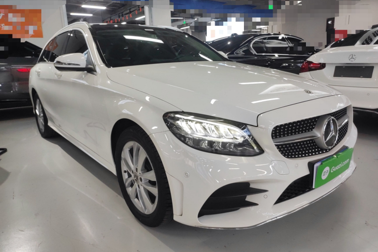 奔驰C级(进口) 2020款 C 200 旅行轿车车身外观3