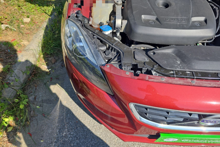 沃尔沃V40 2016款 T3 智逸版车身外观8