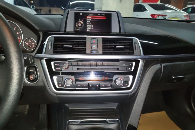 宝马3系 2016款 316i 时尚型局部细节16