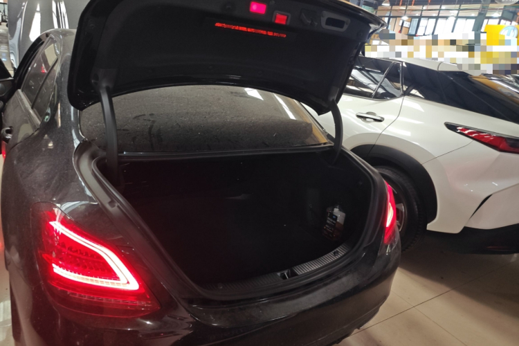 奔驰C级 2021款 C 260 星耀臻藏版局部细节23