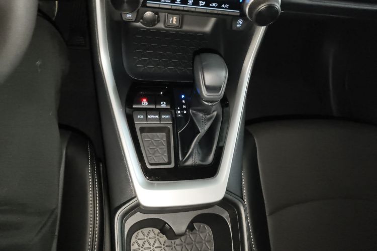 丰田 RAV4荣放 2024款 2.0L CVT两驱都市版局部细节18