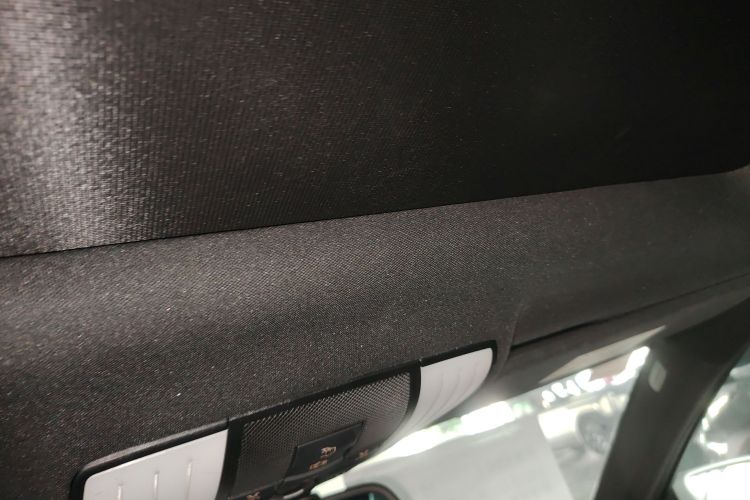 奔驰E级 2014款 E 300 L 运动型局部细节22