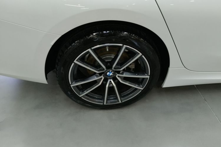 宝马3系 2025款 325Li M运动套装车身外观6008