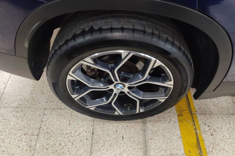 宝马X1 2020款 sDrive25Li 领先型车身外观6008