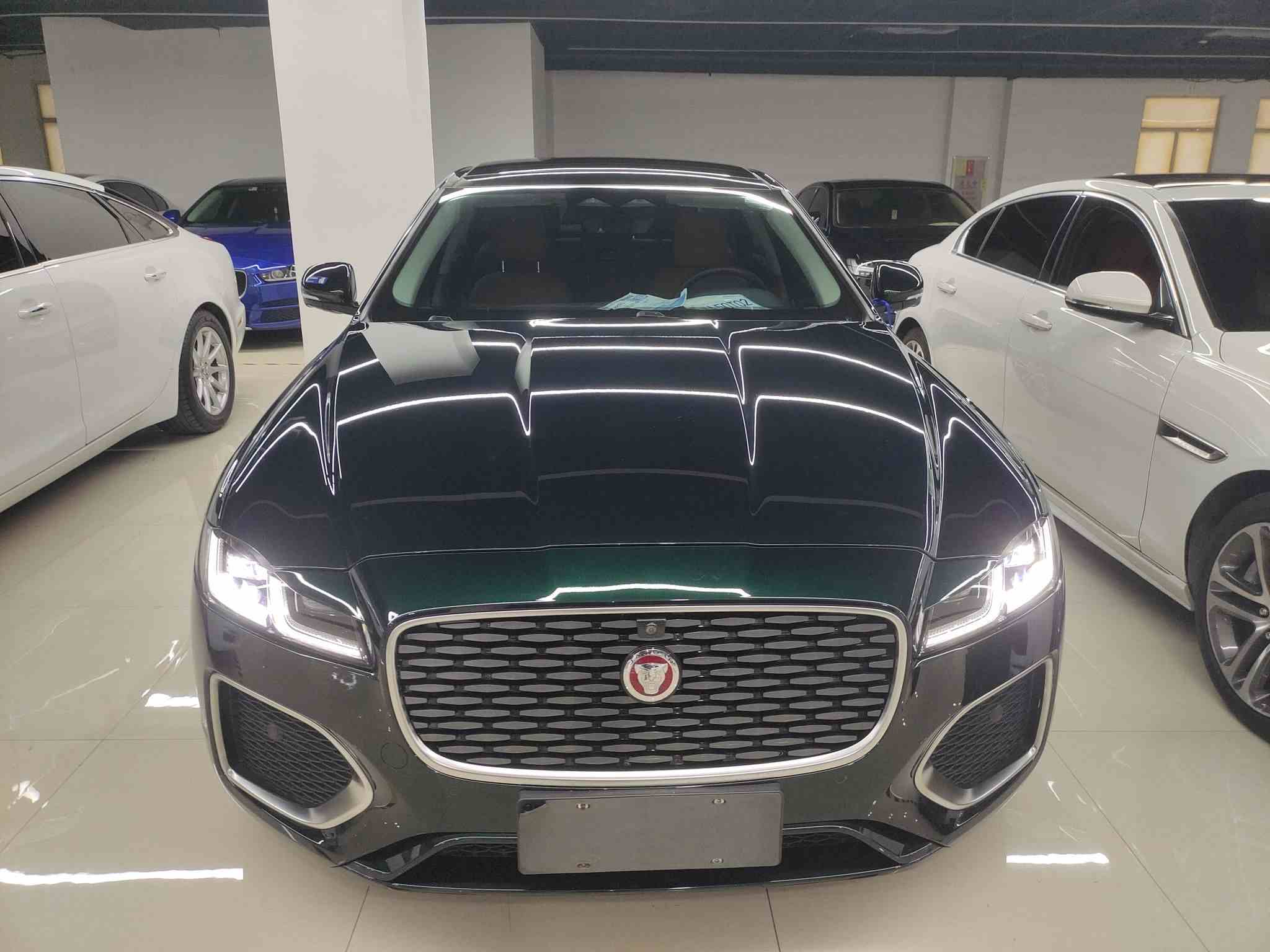 捷豹XFL 2024款 2.0T P250 两驱尊享豪华版(1)