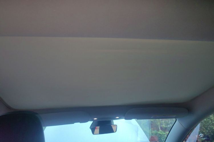 特斯拉 Model 3 2025款 后轮驱动版中控内饰22