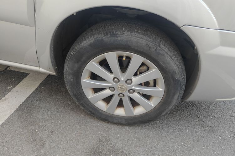 别克GL8 2014款 2.4L 经典版车身外观6002