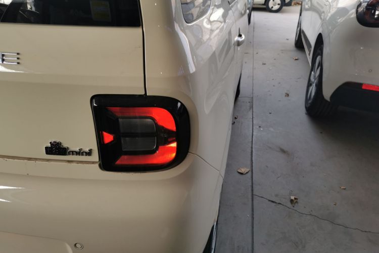 吉利银河 熊猫 2025款 210km 元气熊车身外观9