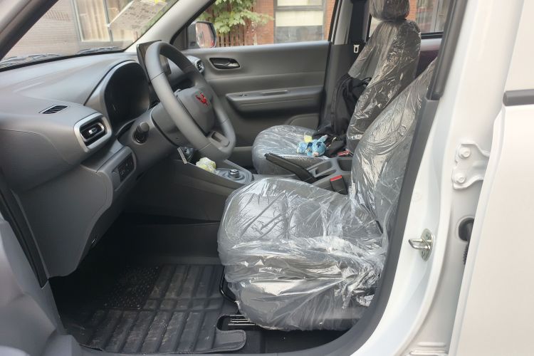 五菱汽车 五菱宏光新能源 2025款 增程式混动 50KM 标准型局部细节19