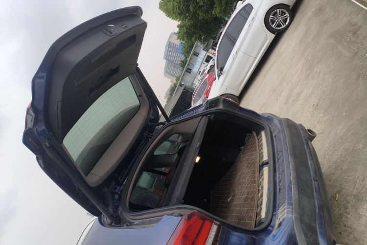 宝马X1 2020款 sDrive25Li 领先型机舱底盘23