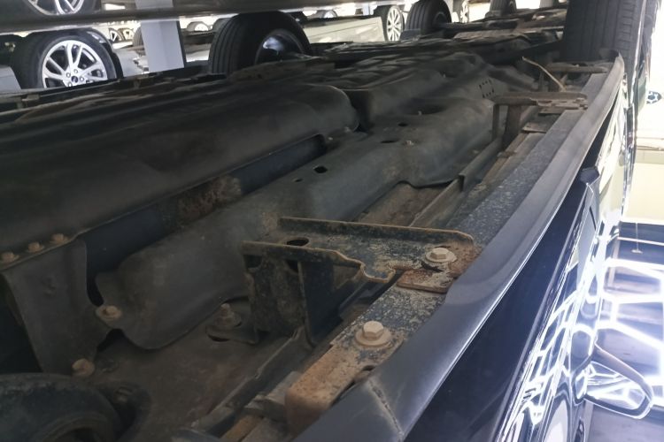 丰田 汉兰达 2022款 双擎 2.5L 四驱尊贵版 7座局部细节9002