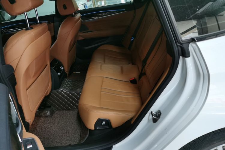 宝马6系GT 2019款 630i M运动套装中控内饰7004