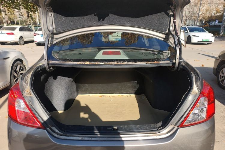 日产 阳光 2015款 1.5XE CVT舒适版机舱底盘23