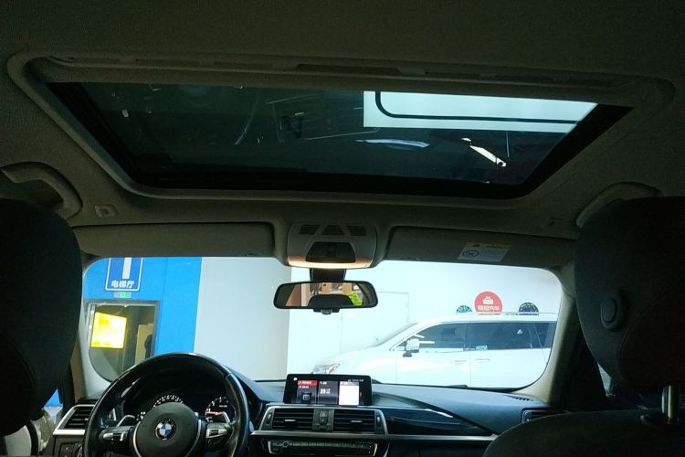 宝马3系 2019款 320Li M运动套装中控内饰22