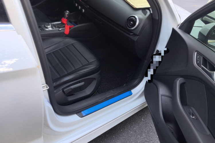 奥迪A3 2018款 30周年年型 Limousine 35 TFSI 时尚型局部细节9001