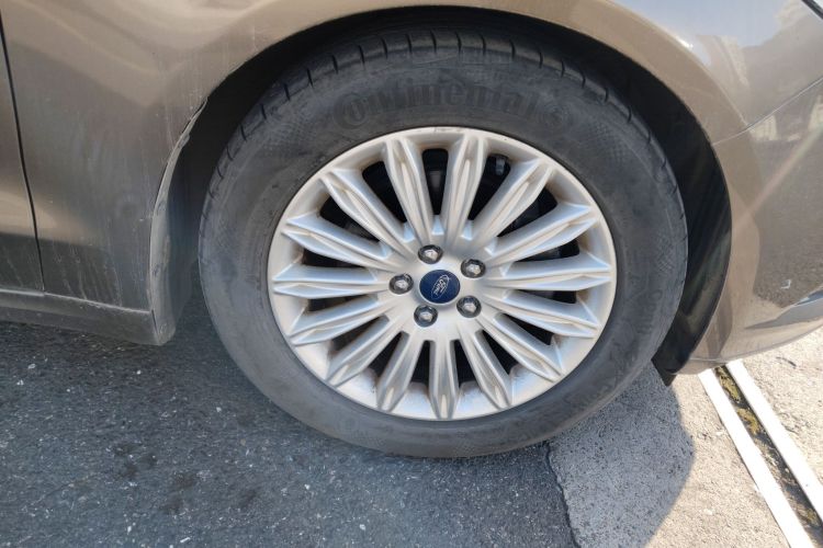 福特 蒙迪欧 2013款 2.0L GTDi200时尚型车身外观10