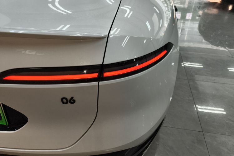 阿维塔06 2025款 Ultra纯电版车身外观9