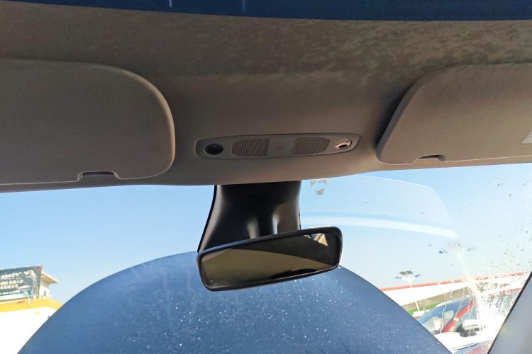 特斯拉 Model Y 2021款 标准续航后驱版中控内饰22