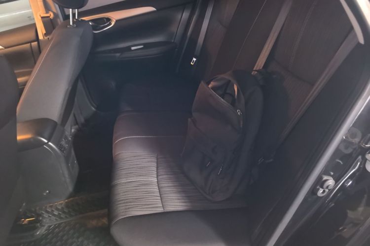 日产 轩逸 2024款 改款 经典 1.6XE CVT舒适版中控内饰21